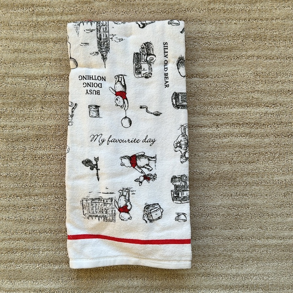 Disney CHRISTOPHER ROBIN Winnie the Pooh Oven Mitt+Dish Towel Set Big Ben Disney - Picture 2 of 10